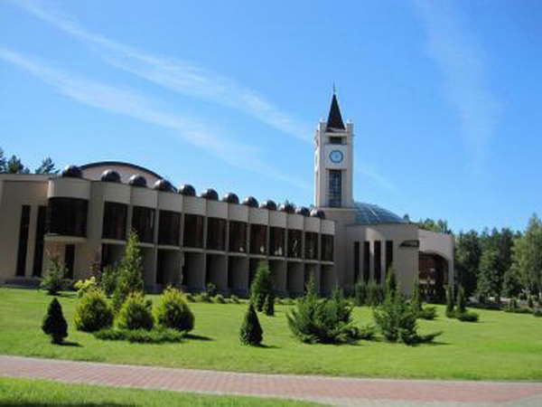 Территория санаторий Озерный