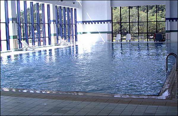 Крытый бассейн